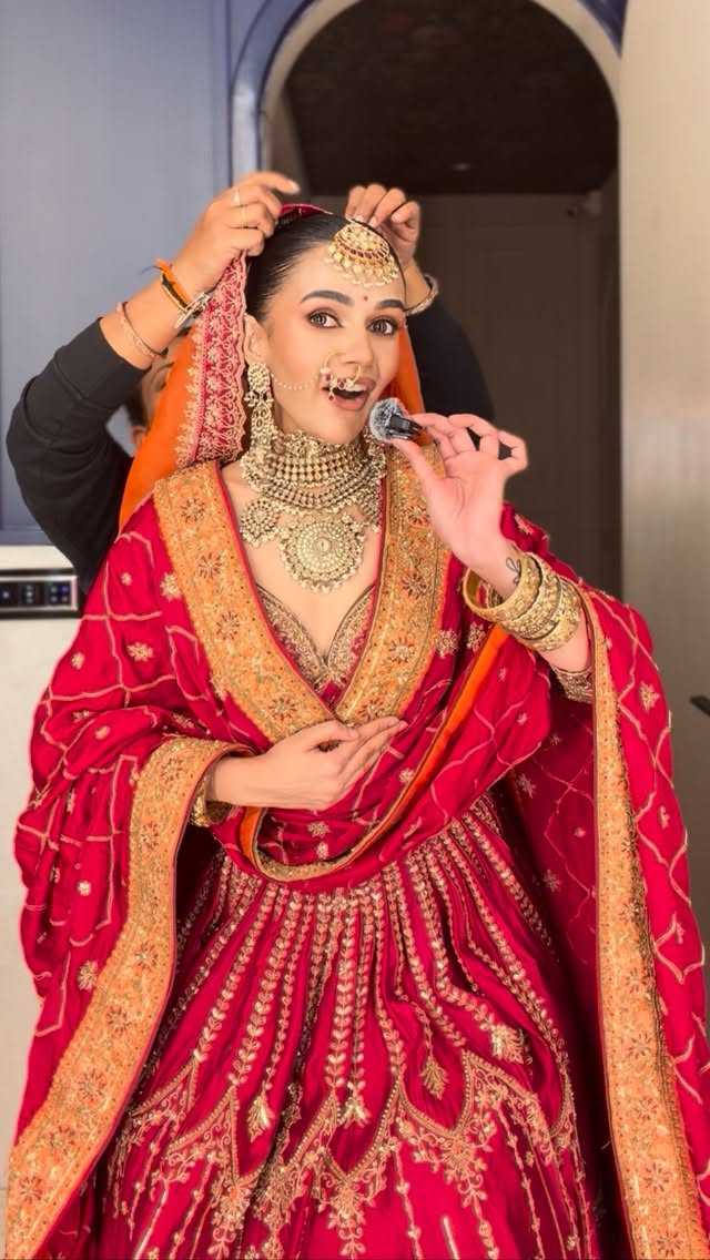 Look by komalpandeyofficial