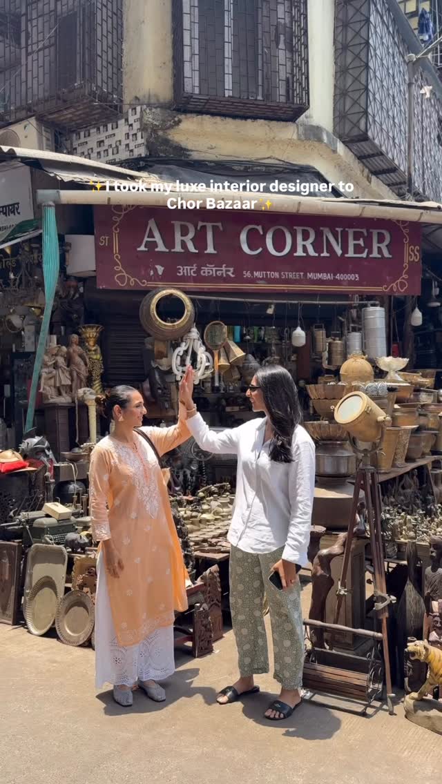 Chor Bazaar > Italian furniture stores